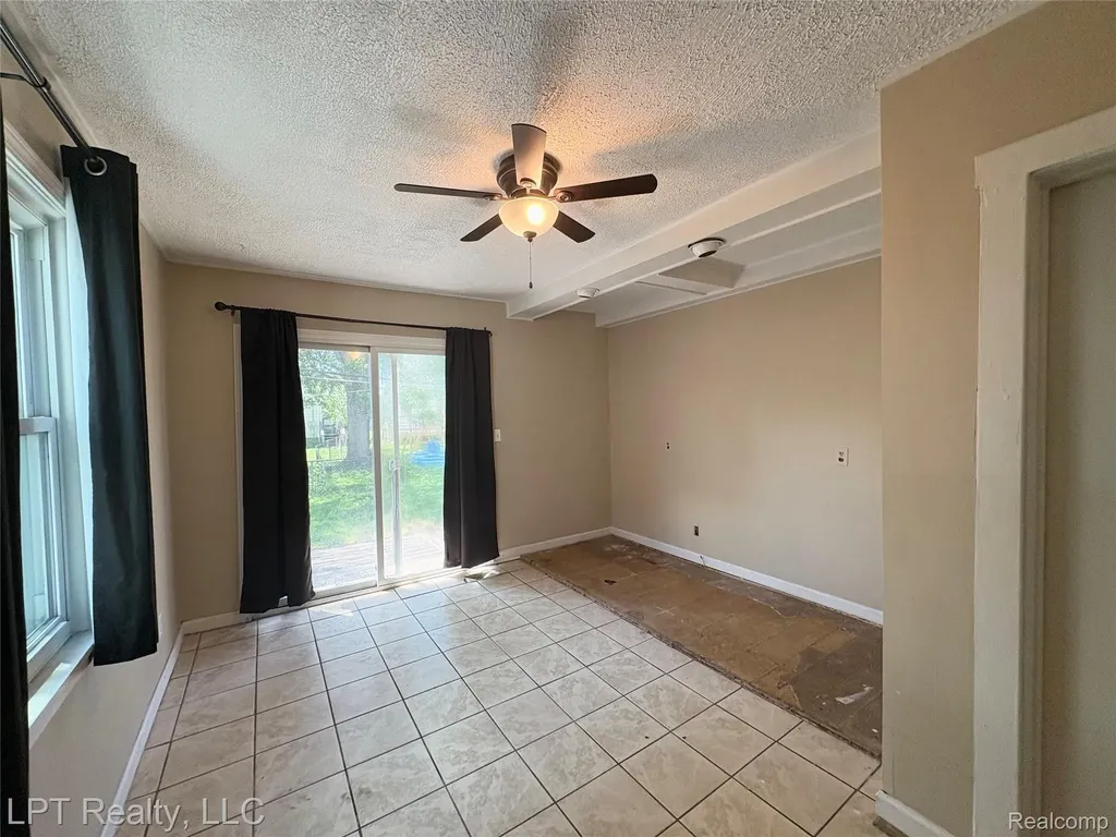 453 Spruce Street Wyandotte City MI 48192