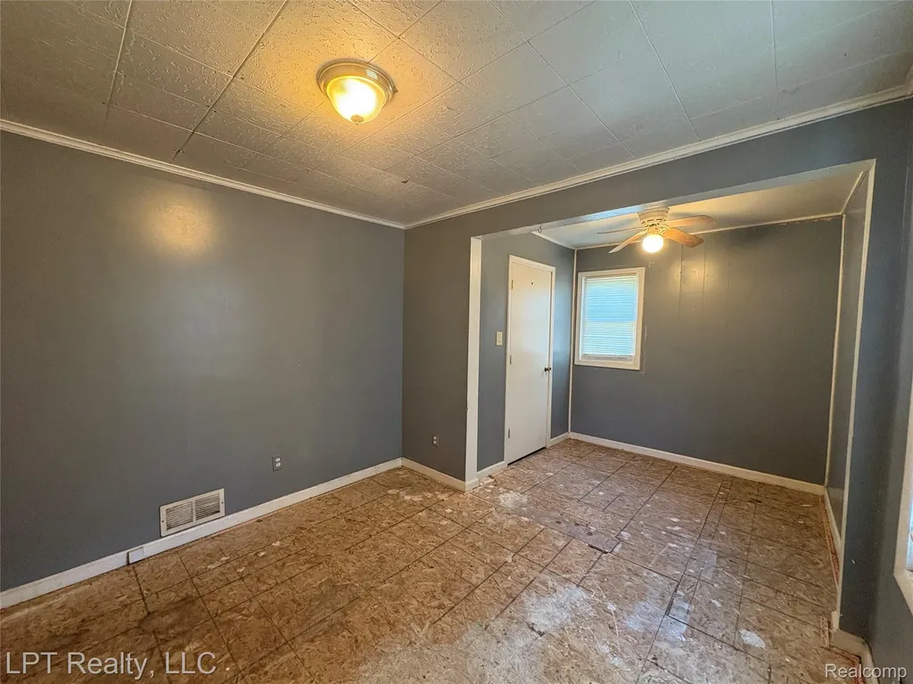 453 Spruce Street Wyandotte City MI 48192