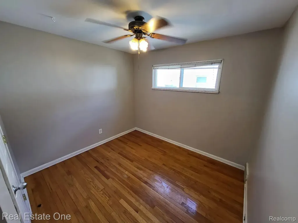 20548 Poinciana Redford Charter Township MI 48240