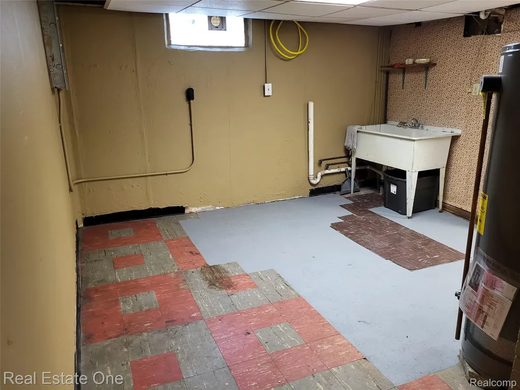 20548 Poinciana Redford Charter Township MI 48240