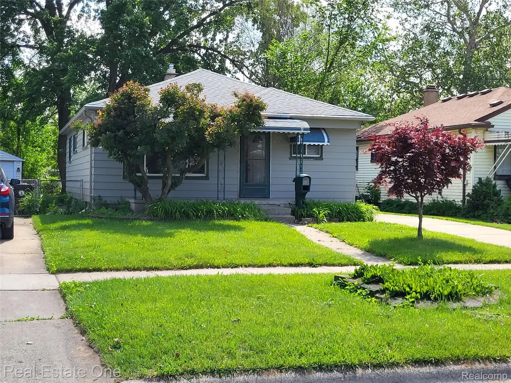20548 Poinciana Redford Charter Township MI 48240