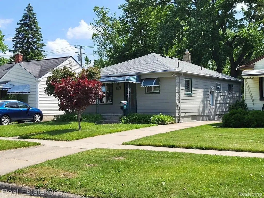 20548 Poinciana Redford Charter Township MI 48240