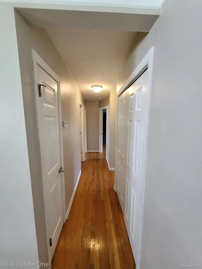 20548 Poinciana Redford Charter Township MI 48240