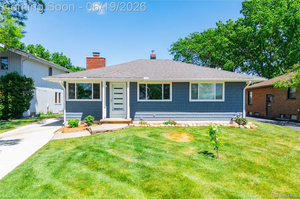 25815 West River Road Grosse Ile Township MI 48138