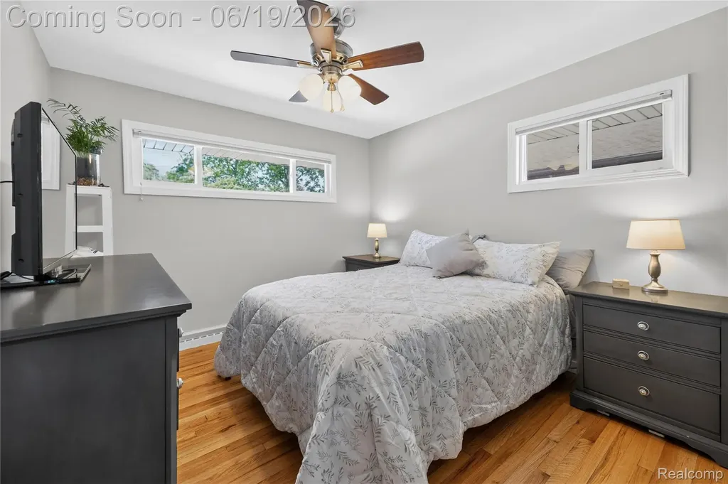 25815 West River Road Grosse Ile Township MI 48138