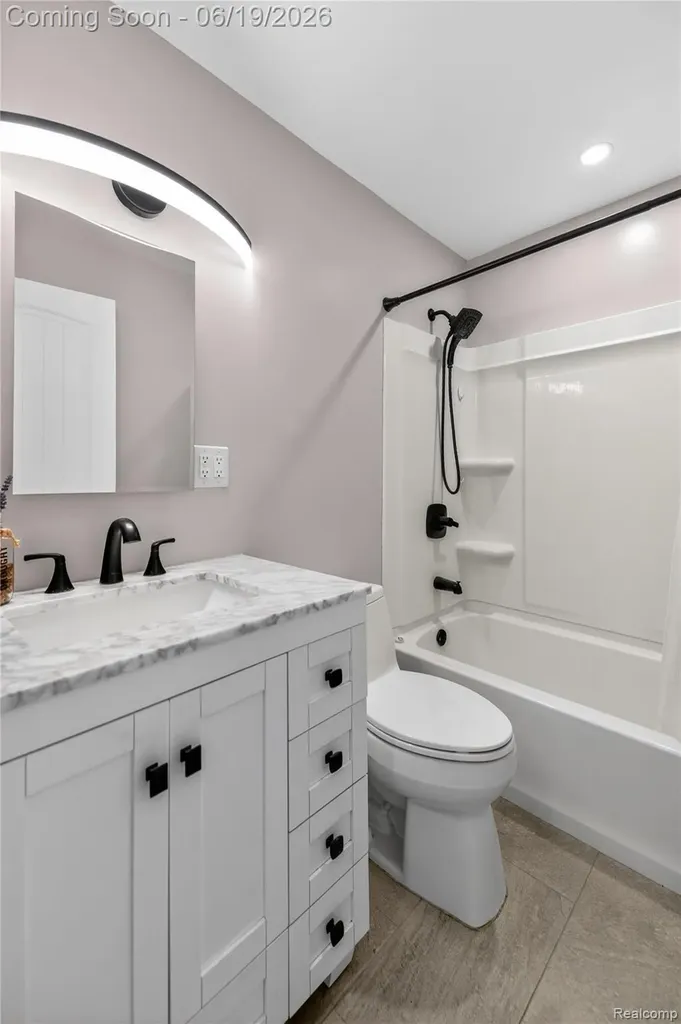 25815 West River Road Grosse Ile Township MI 48138