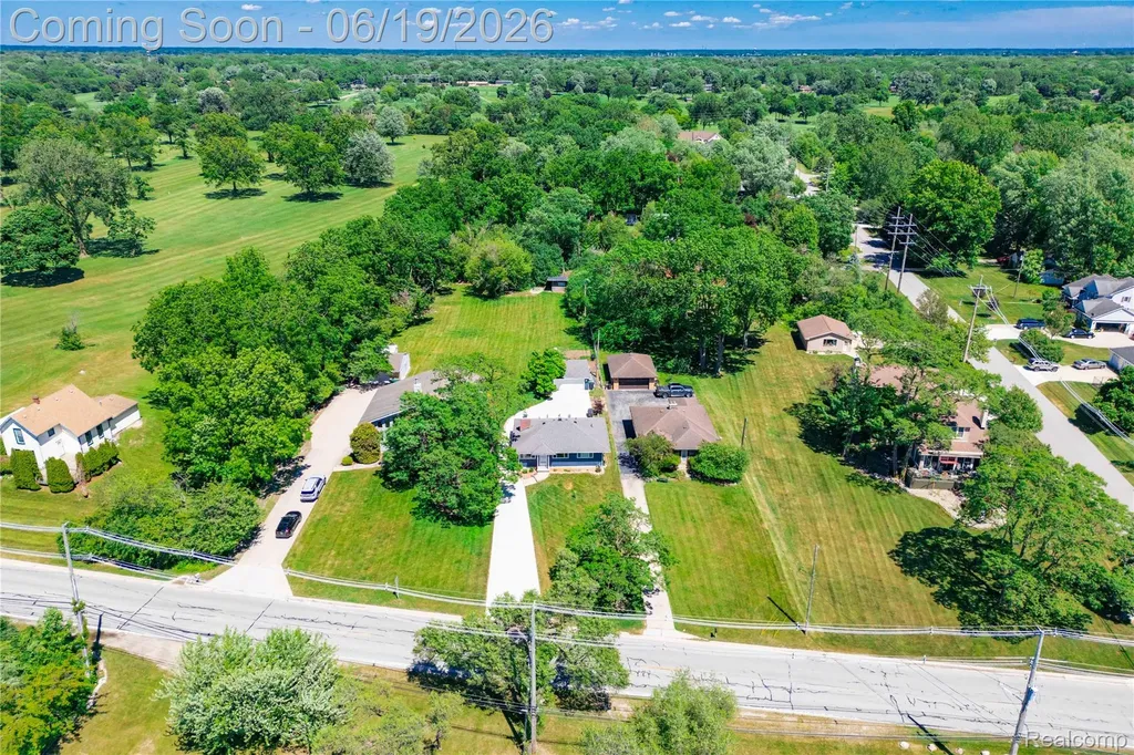25815 West River Road Grosse Ile Township MI 48138