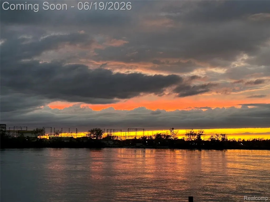 25815 West River Road Grosse Ile Township MI 48138