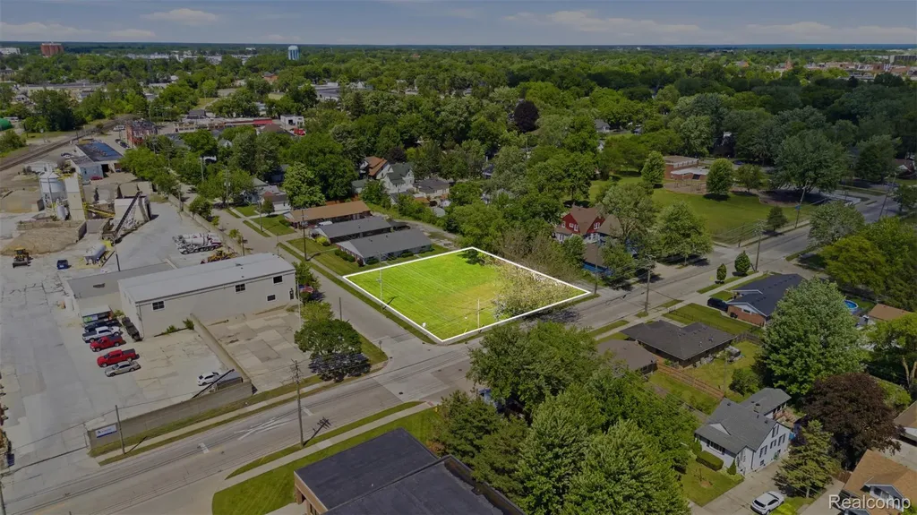 61 Floral Avenue Mt. Clemens City MI 48043