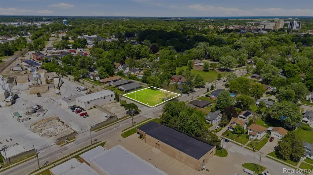 61 Floral Avenue Mt. Clemens City MI 48043