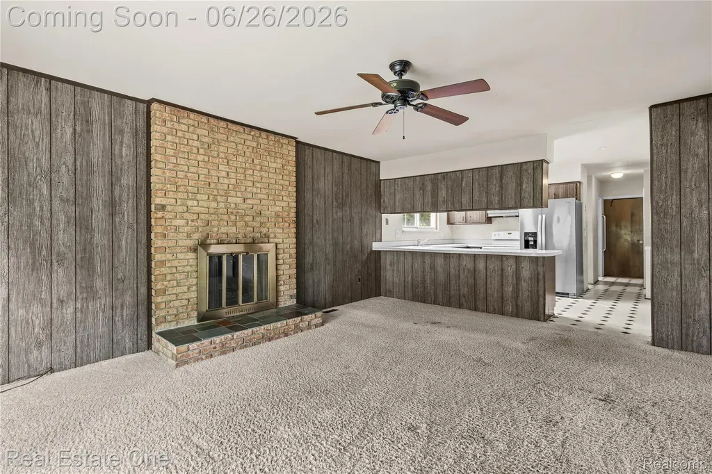 1949 Pelican Court Troy City MI 48084