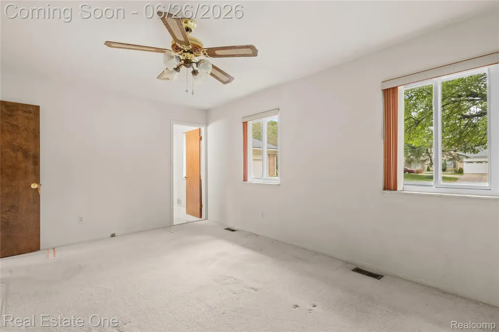 1949 Pelican Court Troy City MI 48084