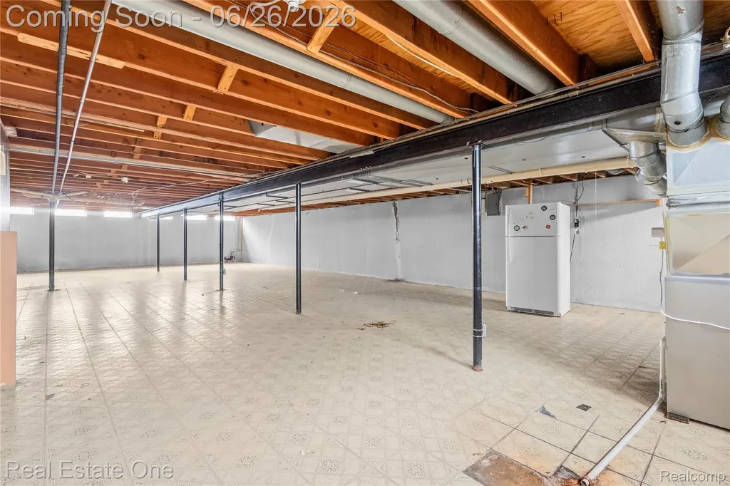 1949 Pelican Court Troy City MI 48084
