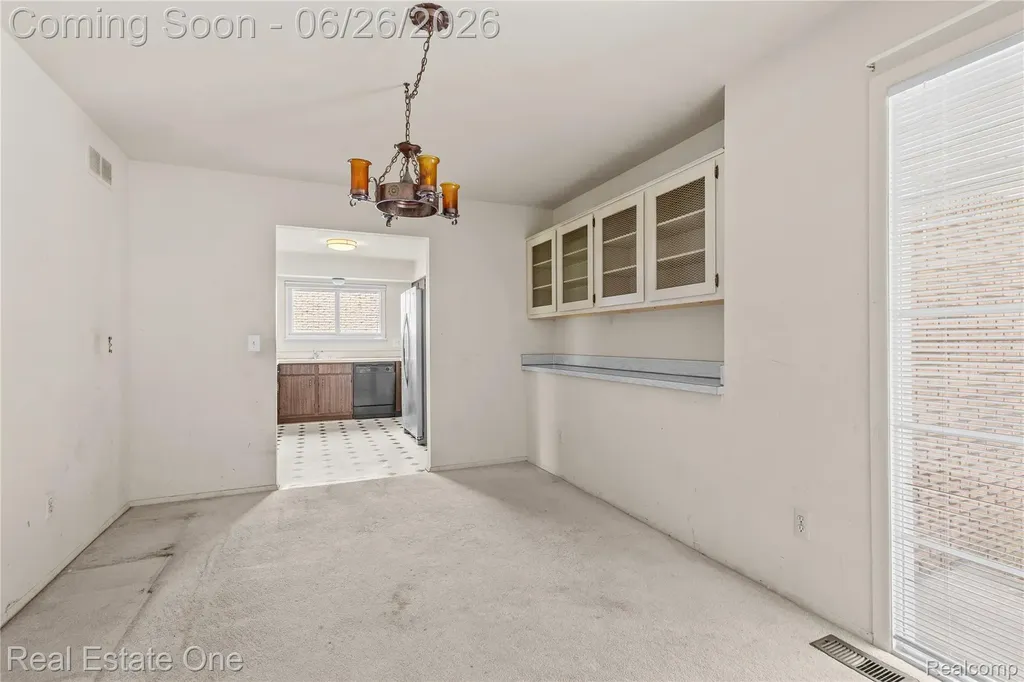1949 Pelican Court Troy City MI 48084