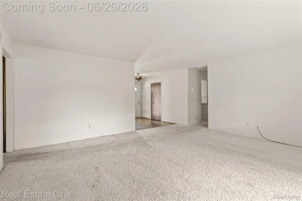 1949 Pelican Court Troy City MI 48084