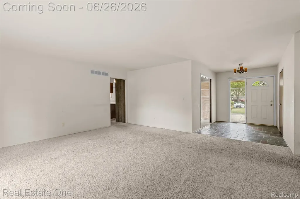 1949 Pelican Court Troy City MI 48084