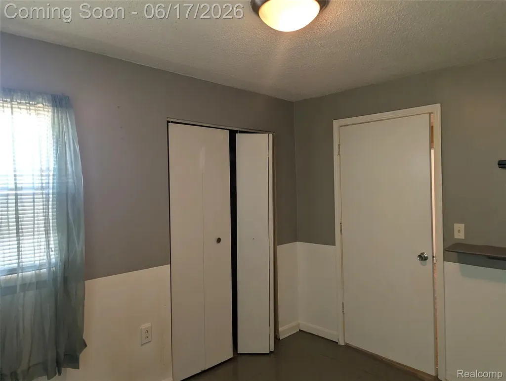 35054 Glen Street Westland City MI 48186