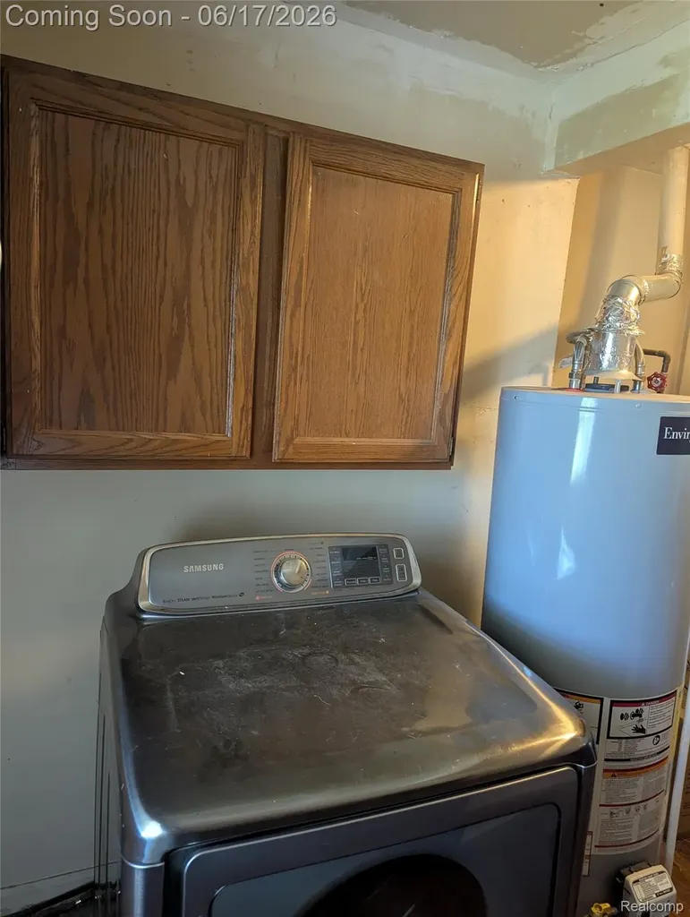 35054 Glen Street Westland City MI 48186