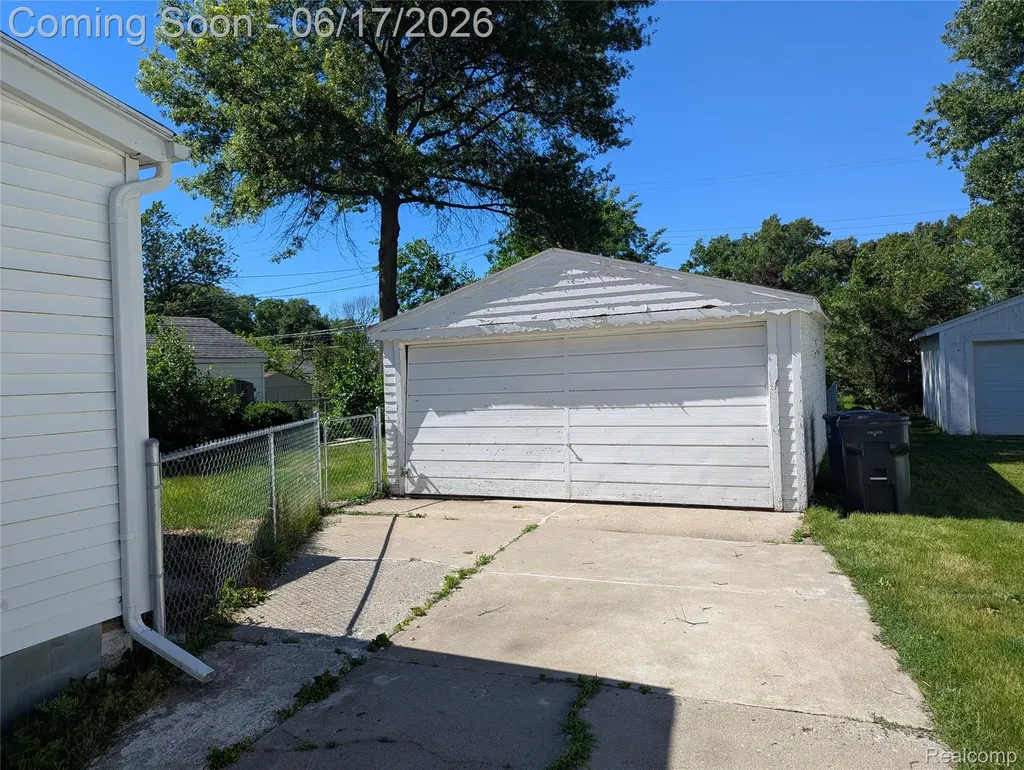 35054 Glen Street Westland City MI 48186