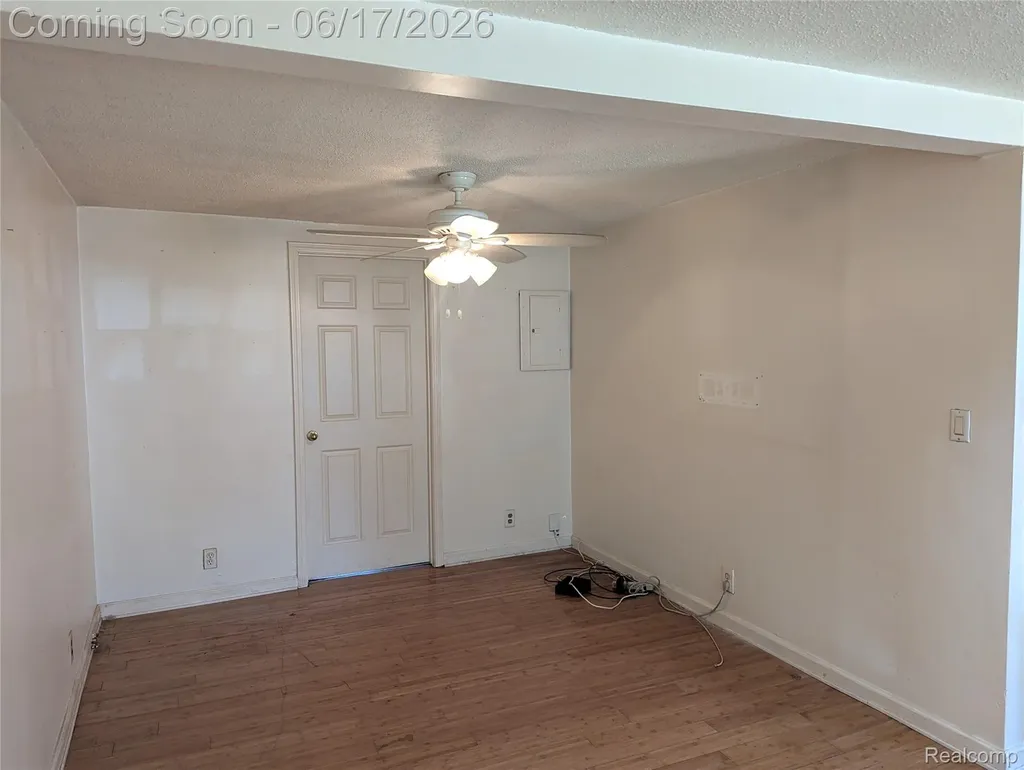 35054 Glen Street Westland City MI 48186