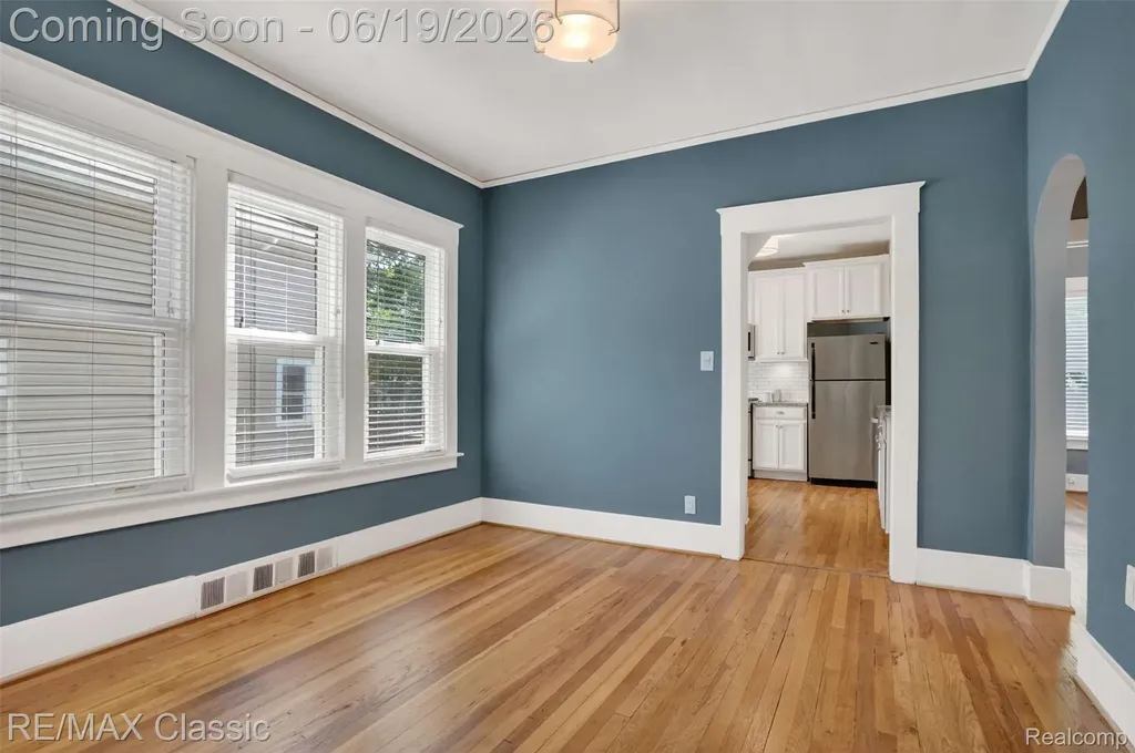 561 W Saratoga Street Ferndale City MI 48220