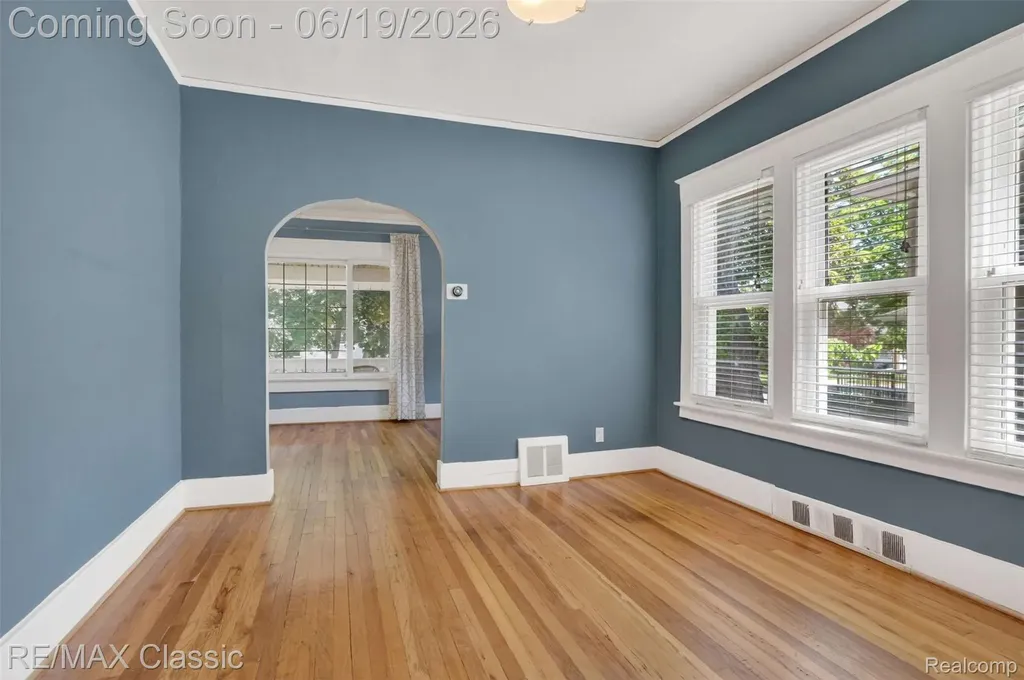 561 W Saratoga Street Ferndale City MI 48220