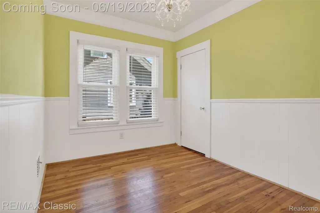 561 W Saratoga Street Ferndale City MI 48220