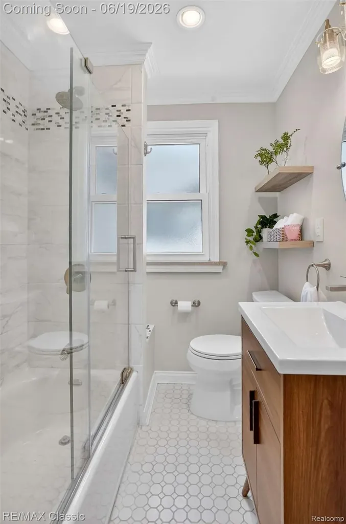 561 W Saratoga Street Ferndale City MI 48220