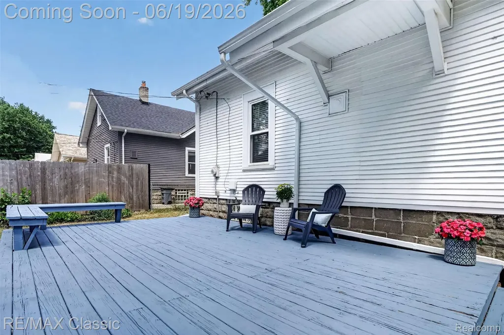 561 W Saratoga Street Ferndale City MI 48220