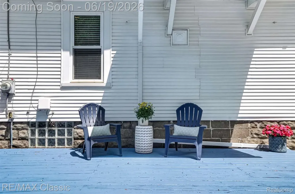 561 W Saratoga Street Ferndale City MI 48220