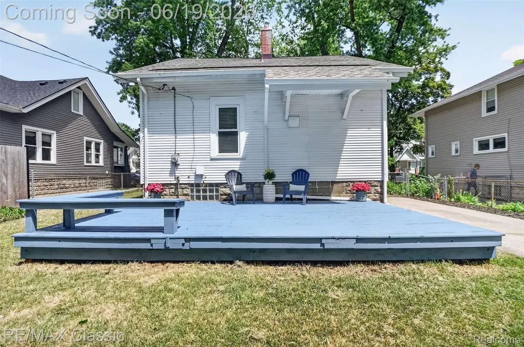 561 W Saratoga Street Ferndale City MI 48220