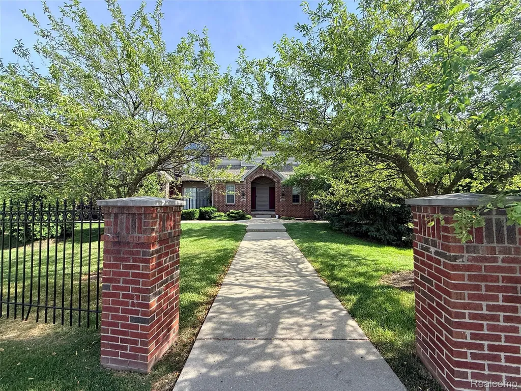2916 Signature Boulevard Ann Arbor City MI 48103