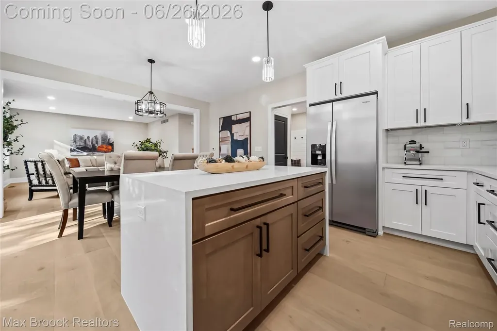 34575 Jefferson Avenue Harrison Charter Township MI 48045