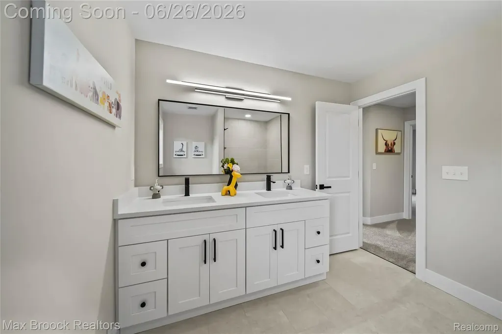 34575 Jefferson Avenue Harrison Charter Township MI 48045