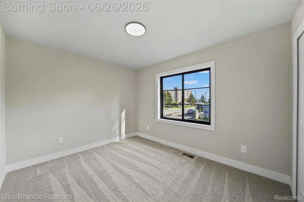 34575 Jefferson Avenue Harrison Charter Township MI 48045