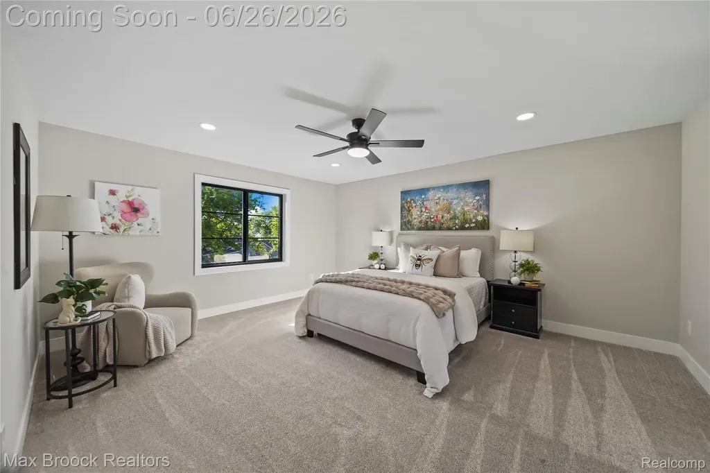 34575 Jefferson Avenue Harrison Charter Township MI 48045