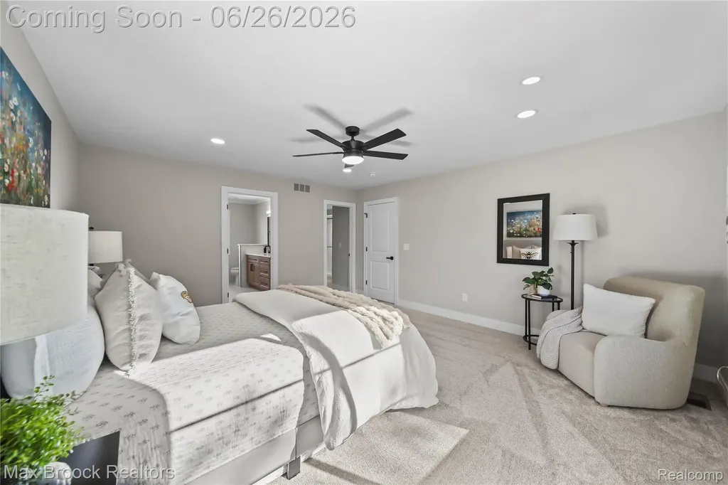 34575 Jefferson Avenue Harrison Charter Township MI 48045