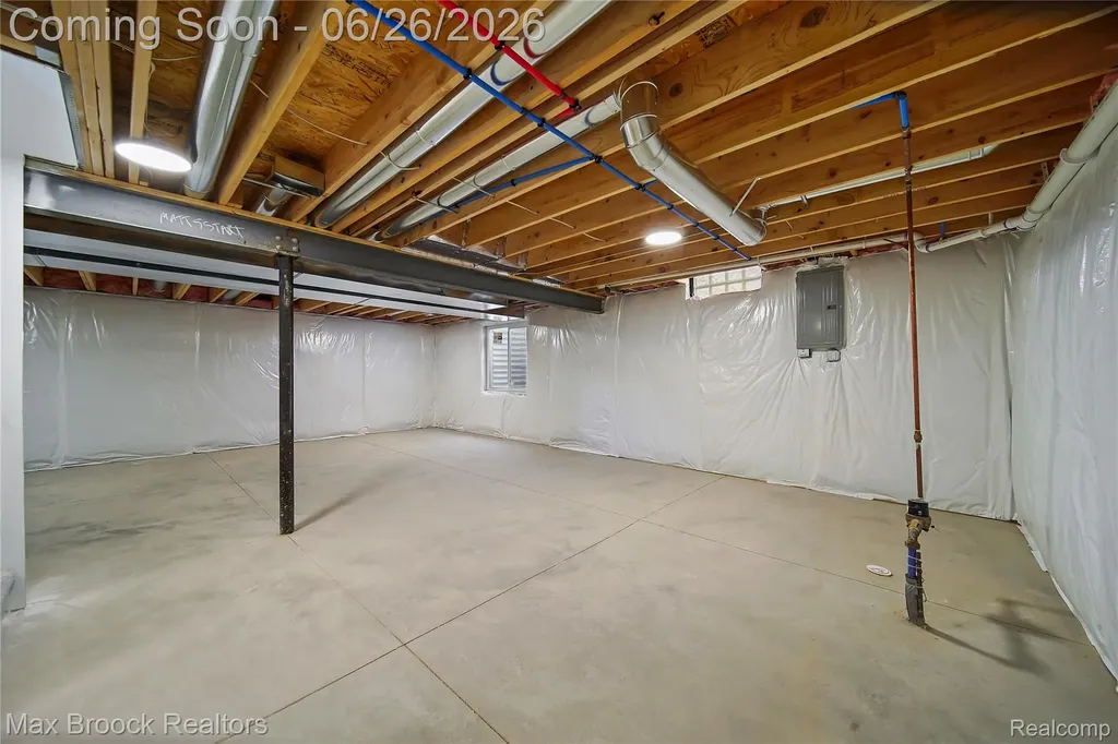 34575 Jefferson Avenue Harrison Charter Township MI 48045