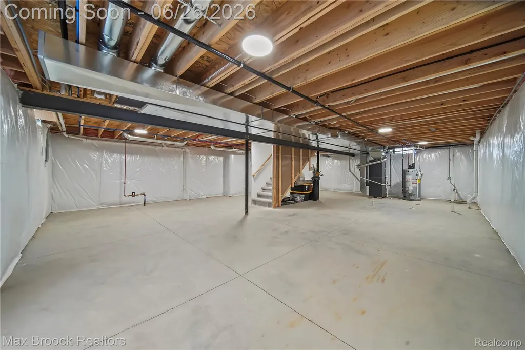 34575 Jefferson Avenue Harrison Charter Township MI 48045
