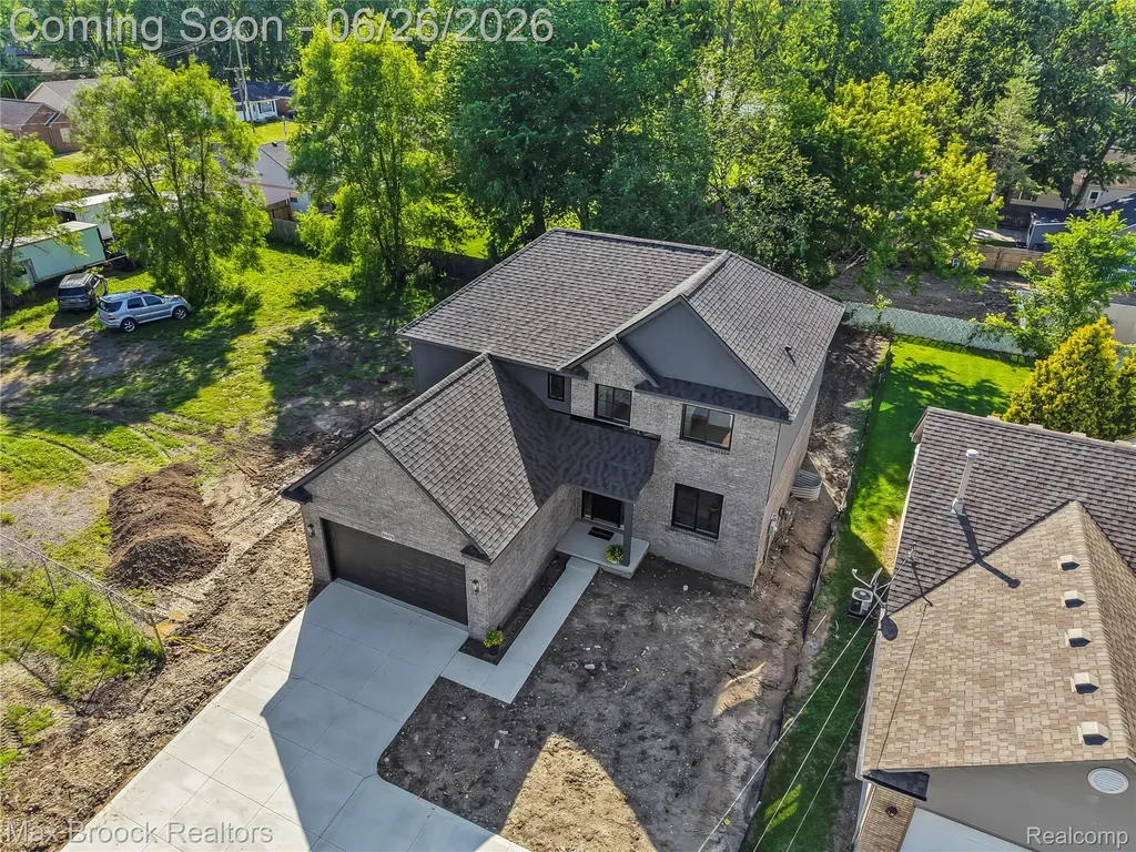34575 Jefferson Avenue Harrison Charter Township MI 48045