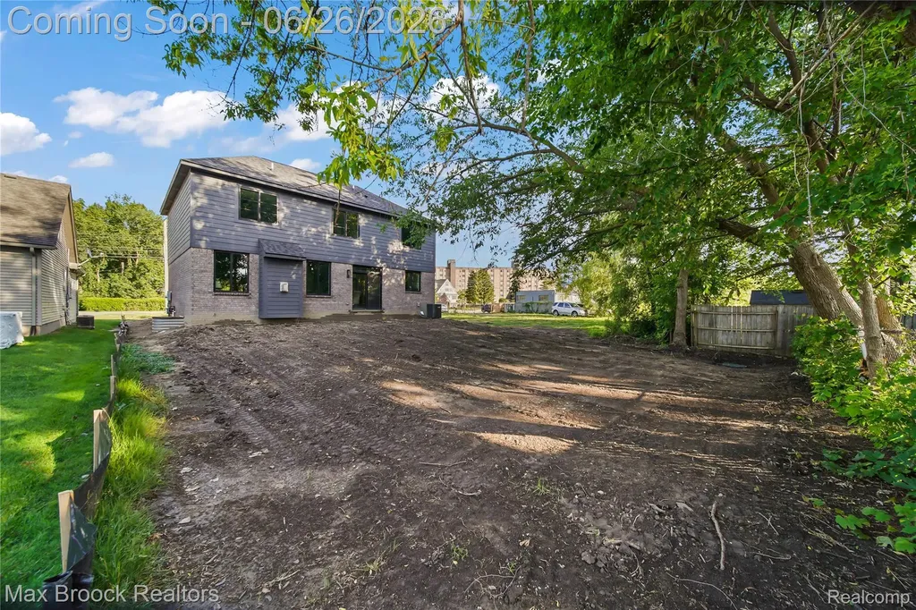 34575 Jefferson Avenue Harrison Charter Township MI 48045