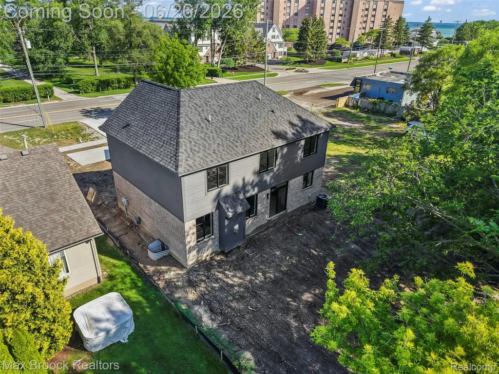 34575 Jefferson Avenue Harrison Charter Township MI 48045