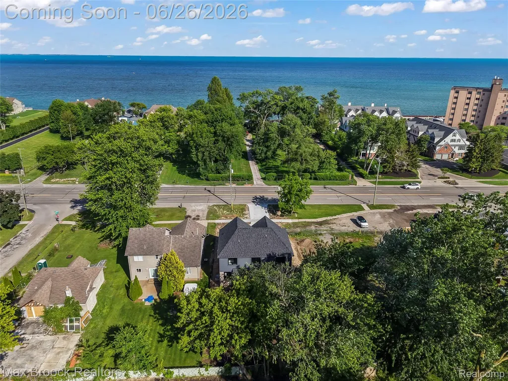34575 Jefferson Avenue Harrison Charter Township MI 48045