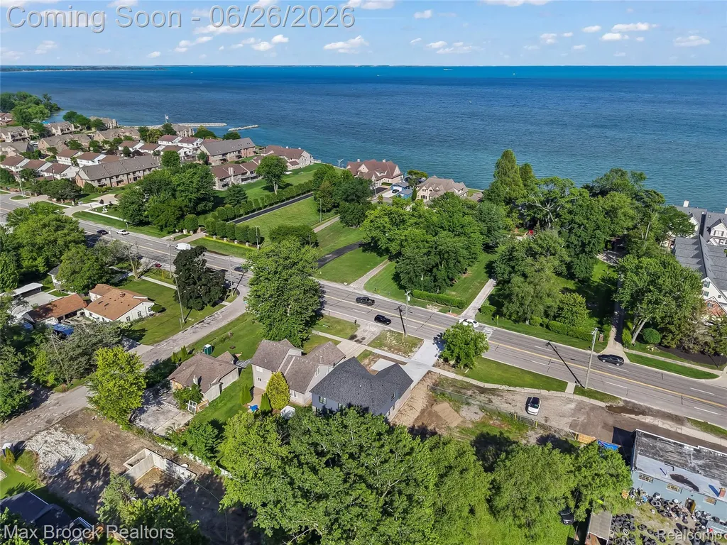 34575 Jefferson Avenue Harrison Charter Township MI 48045