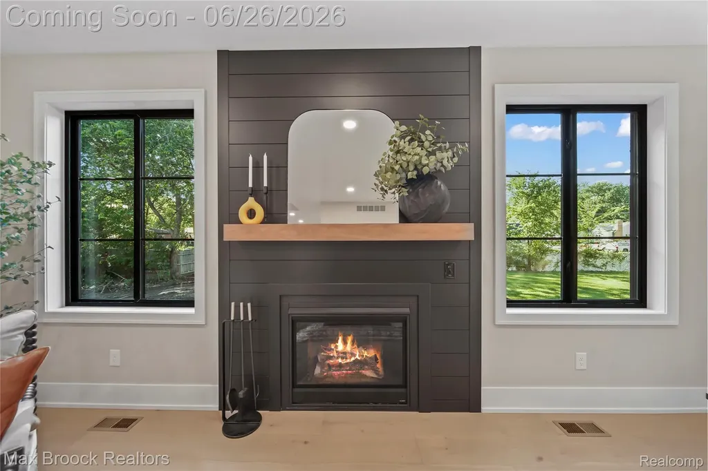 34575 Jefferson Avenue Harrison Charter Township MI 48045