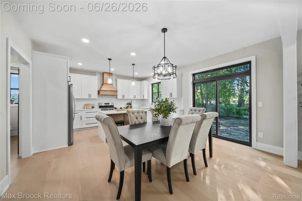 34575 Jefferson Avenue Harrison Charter Township MI 48045