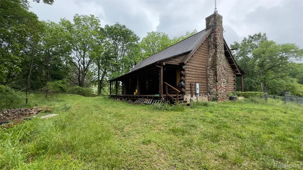 2608 E Sutton Road Metamora Township MI 48455