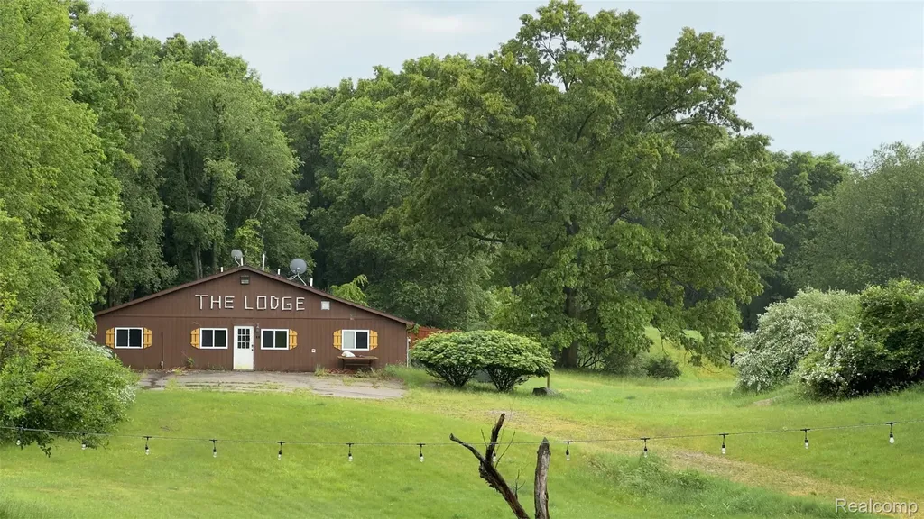 2608 E Sutton Road Metamora Township MI 48455