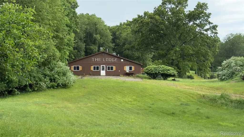 2608 E Sutton Road Metamora Township MI 48455