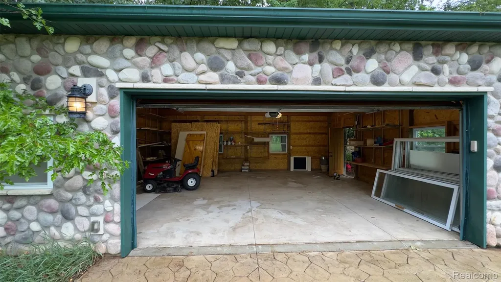 2608 E Sutton Road Metamora Township MI 48455